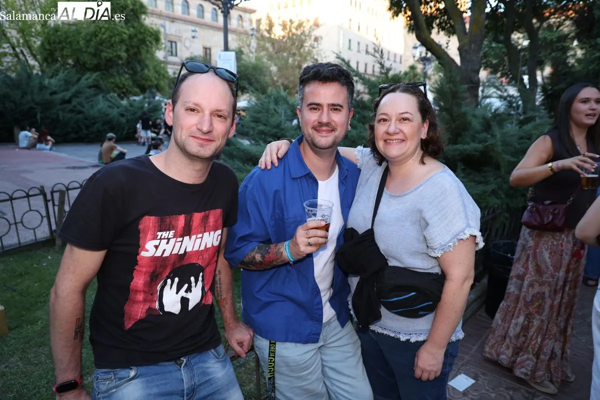 Gran afluencia de público y ambiente festivo en las casetas de los Bandos y Rector Lucena | FOTOS: David Sañudo