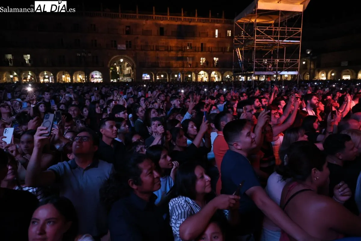 Concierto de Julieta Venegas en la Plaza Mayor de Salamanca | FOTOS: David Sañudo