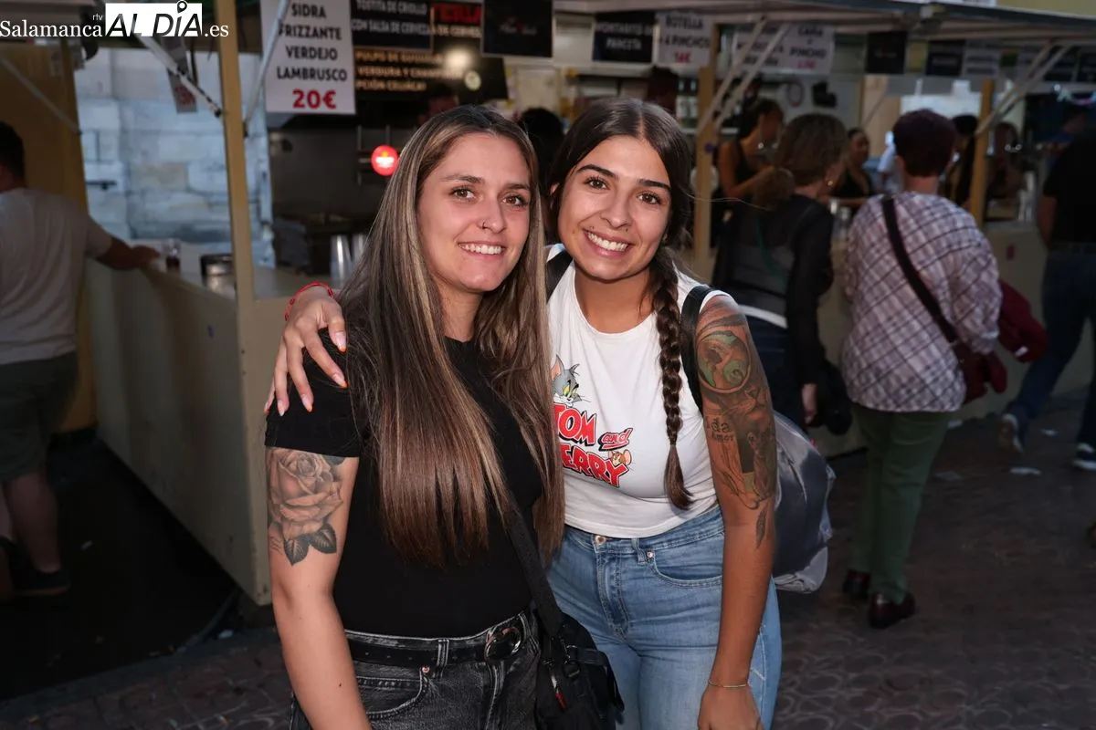 Gran afluencia de público y ambiente festivo en las casetas de los Bandos y Rector Lucena | FOTOS: David Sañudo