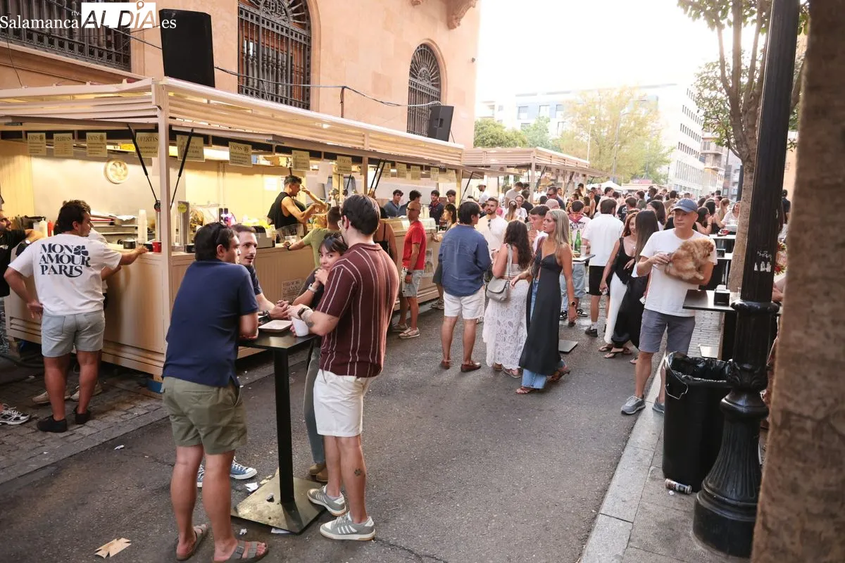 Buen ambiente en las casetas de Rector Luna | FOTOS: David Sañudo