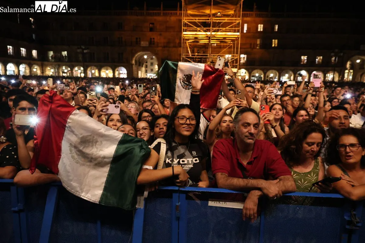 Concierto de Julieta Venegas en la Plaza Mayor de Salamanca | FOTOS: David Sañudo