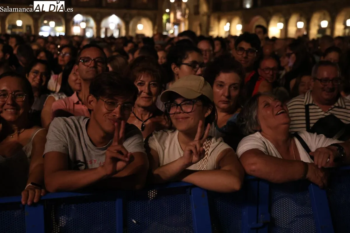 Concierto de Julieta Venegas en la Plaza Mayor de Salamanca | FOTOS: David Sañudo