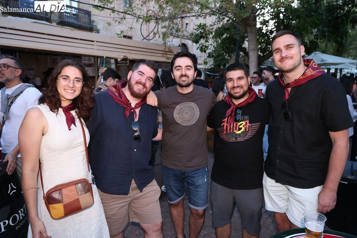 Gran afluencia de público y ambiente festivo en las casetas de los Bandos y Rector Lucena | FOTOS: David Sañudo