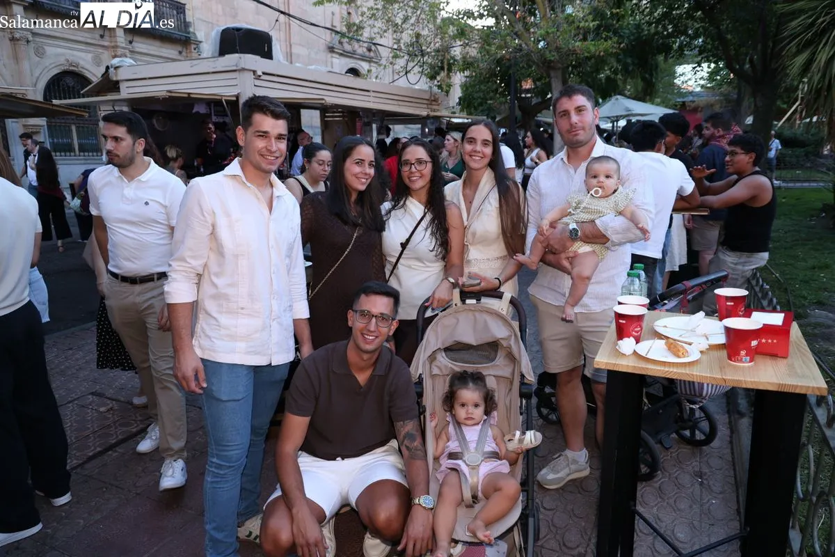 Gran afluencia de público y ambiente festivo en las casetas de los Bandos y Rector Lucena | FOTOS: David Sañudo