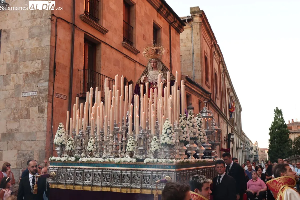 Las imágenes del Dulce Nombre, Jesús Rescatado y Jesús Nazareno ya descansan en la Catedral de Salamanca | FOTOS: David Sañudo