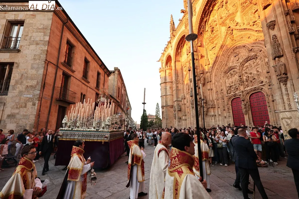 Las imágenes del Dulce Nombre, Jesús Rescatado y Jesús Nazareno ya descansan en la Catedral de Salamanca | FOTOS: David Sañudo