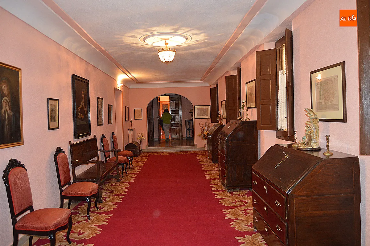 Foto 3 - El Palacio Episcopal de Ciudad Rodrigo vuelve a abrir sus puertas con una nueva visita guiada 