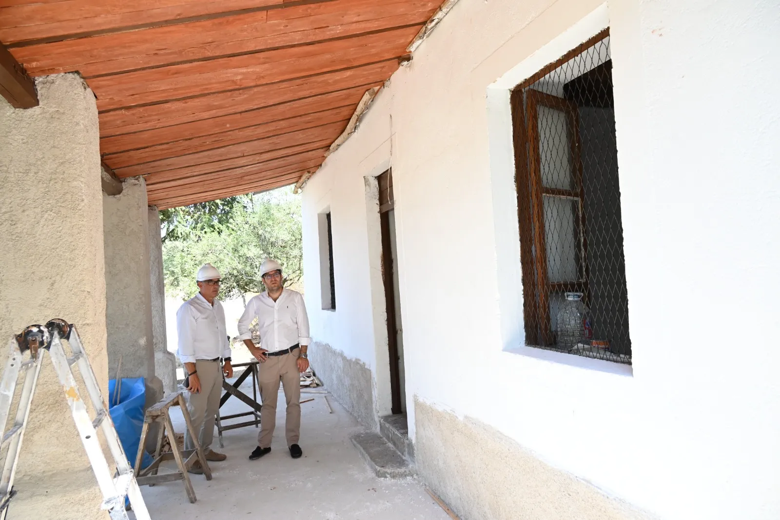 Foto 2 - Ciudad Rodrigo invierte 22.000 euros en la reforma de las antiguas escuelas de Pedrotoro
