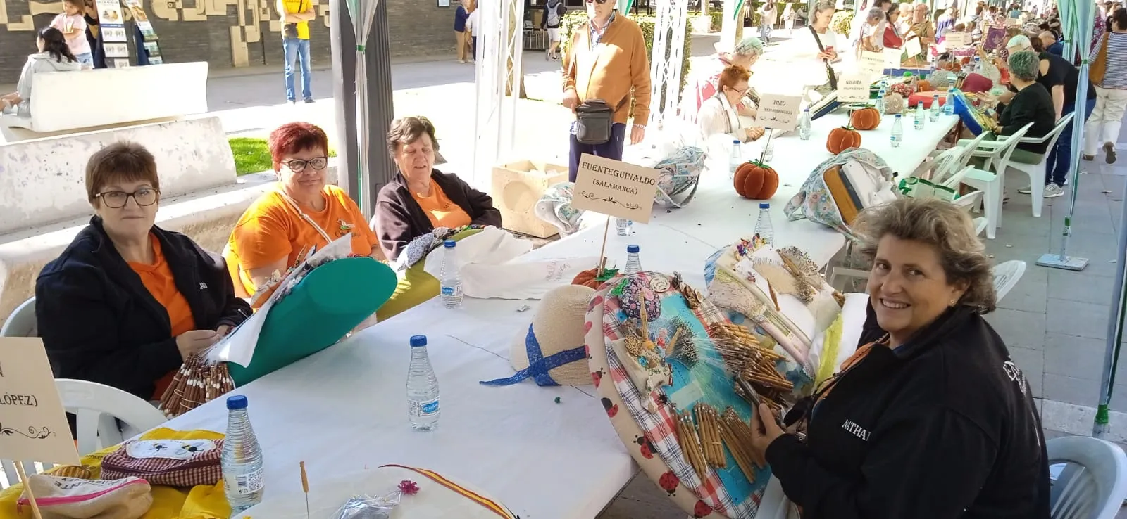 Foto 3 - Las Encajeras de la comarca participan en el XXIII Encuentro de Encajeros y Multilabores en Zamora 
