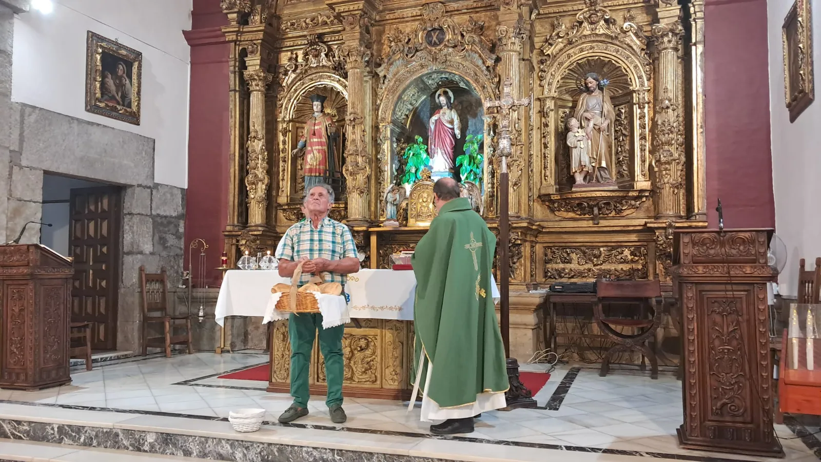 Momento de la bendición de panes