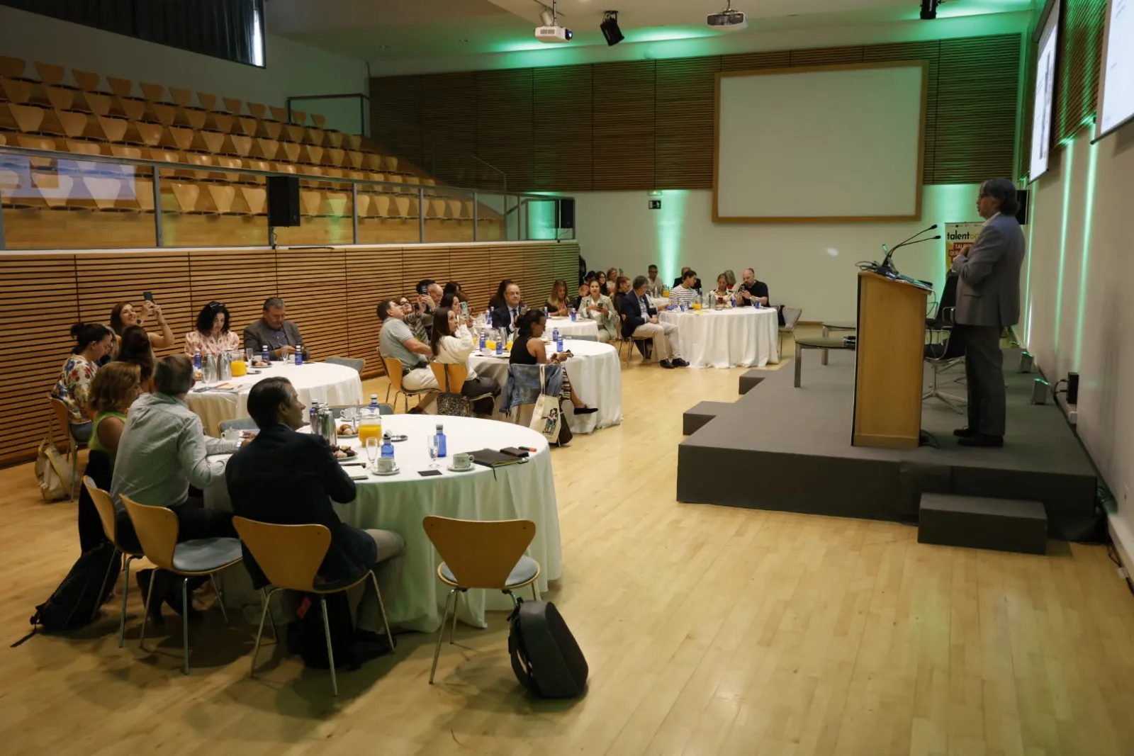 Foto 6 - El encuentro 'Talentoos' abre nuevas v&iacute;as de inserci&oacute;n laboral para personas con discapacidad en Salamanca