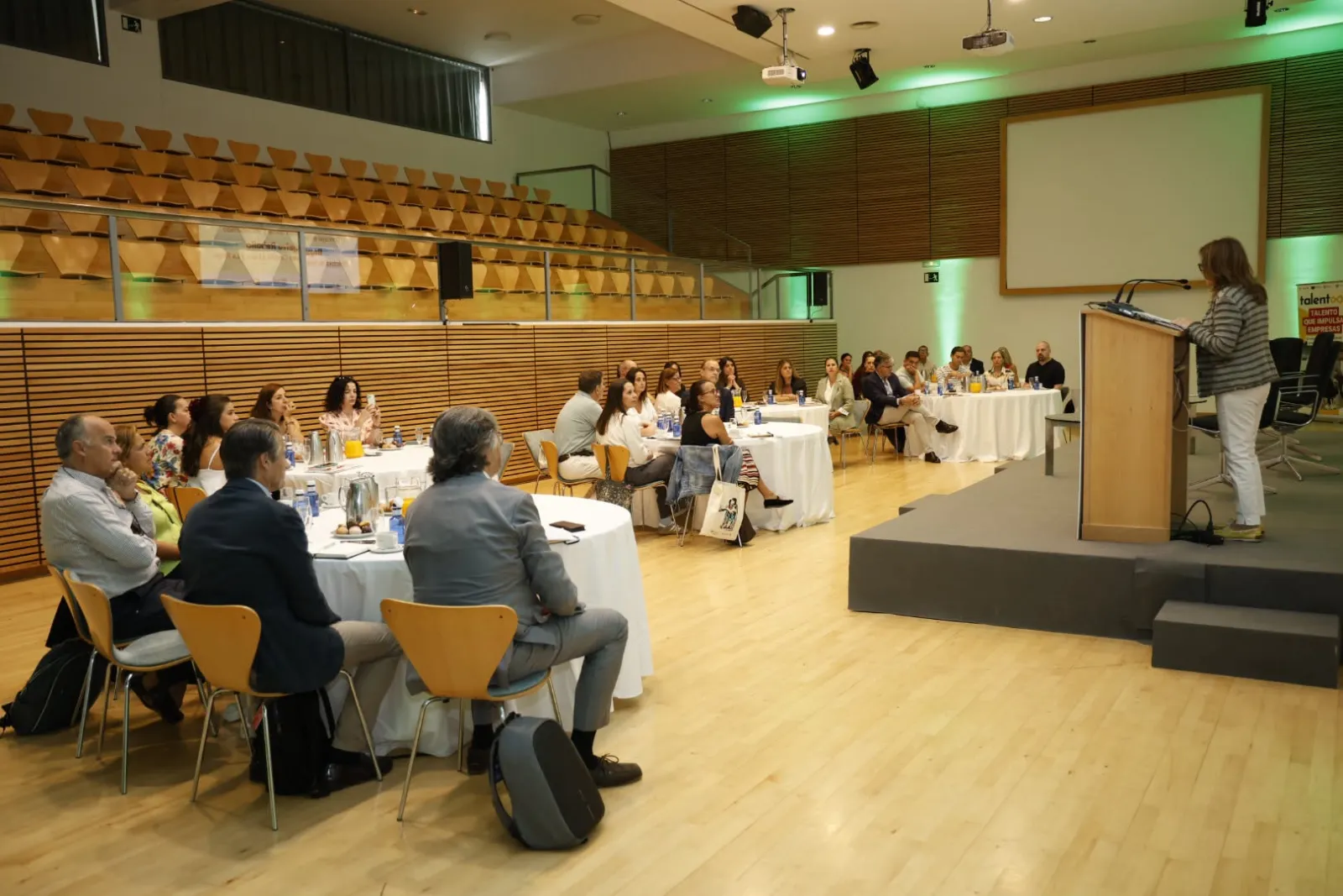 Foto 8 - El encuentro 'Talentoos' abre nuevas v&iacute;as de inserci&oacute;n laboral para personas con discapacidad en Salamanca