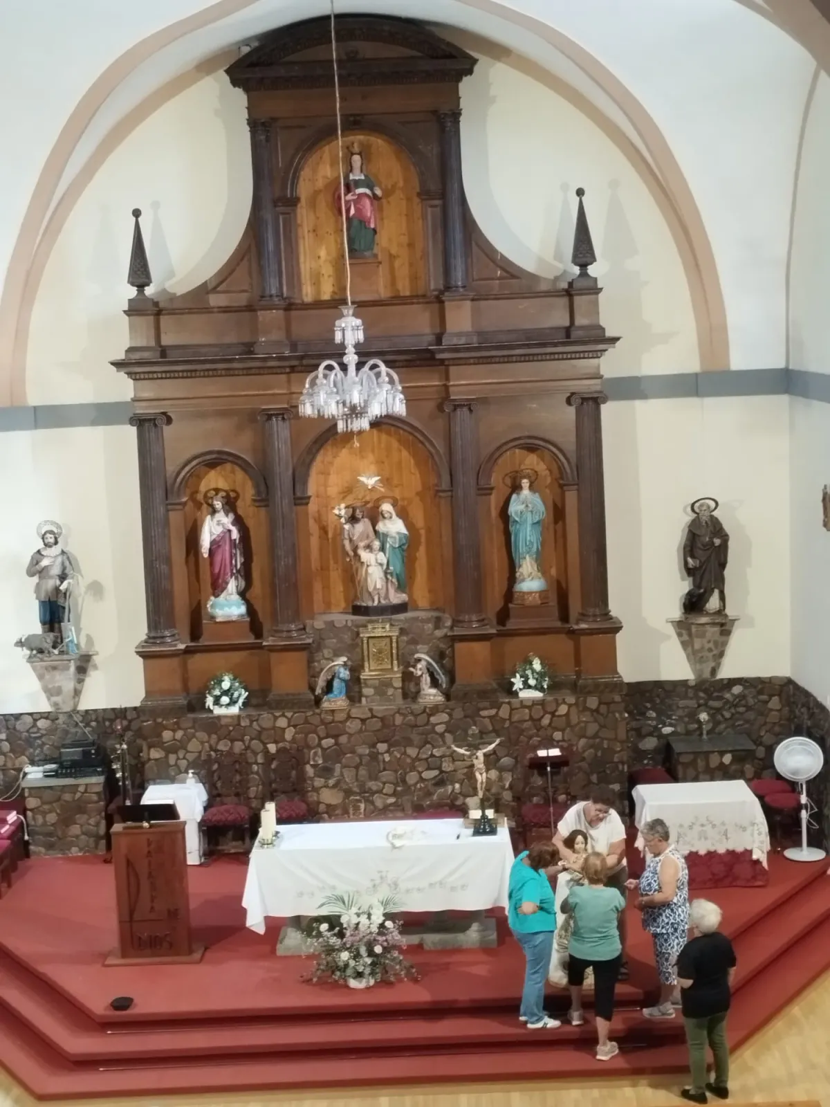 Foto 3 - El Arrabal del Puente celebra a la Virgen del Rosario con una semana de actos lit&uacute;rgicos