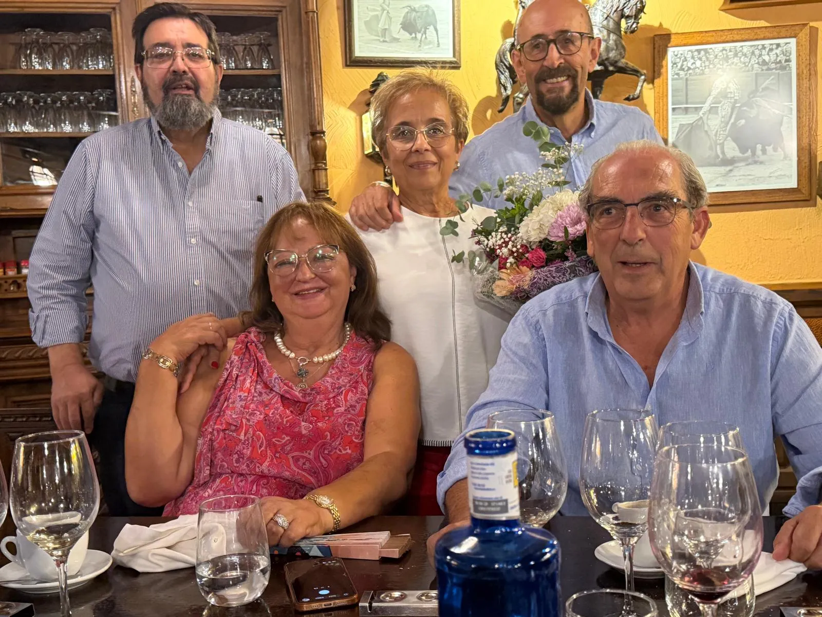 Compañeras de Maribel en la comida de despedida