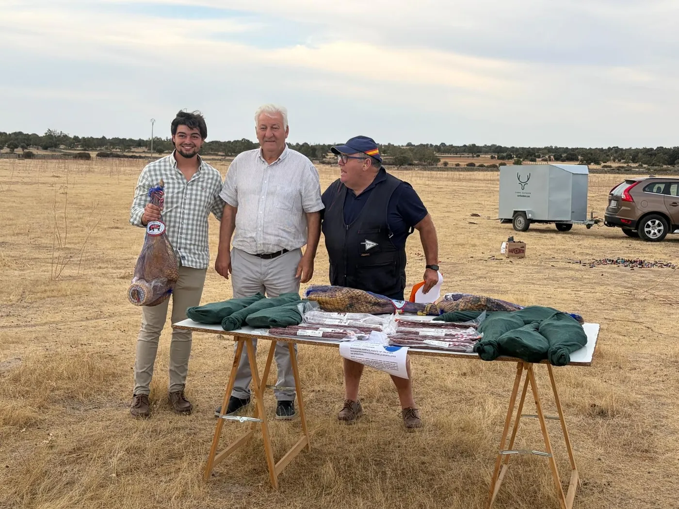 Animada tirada al plato en Villar de Peralonso 
