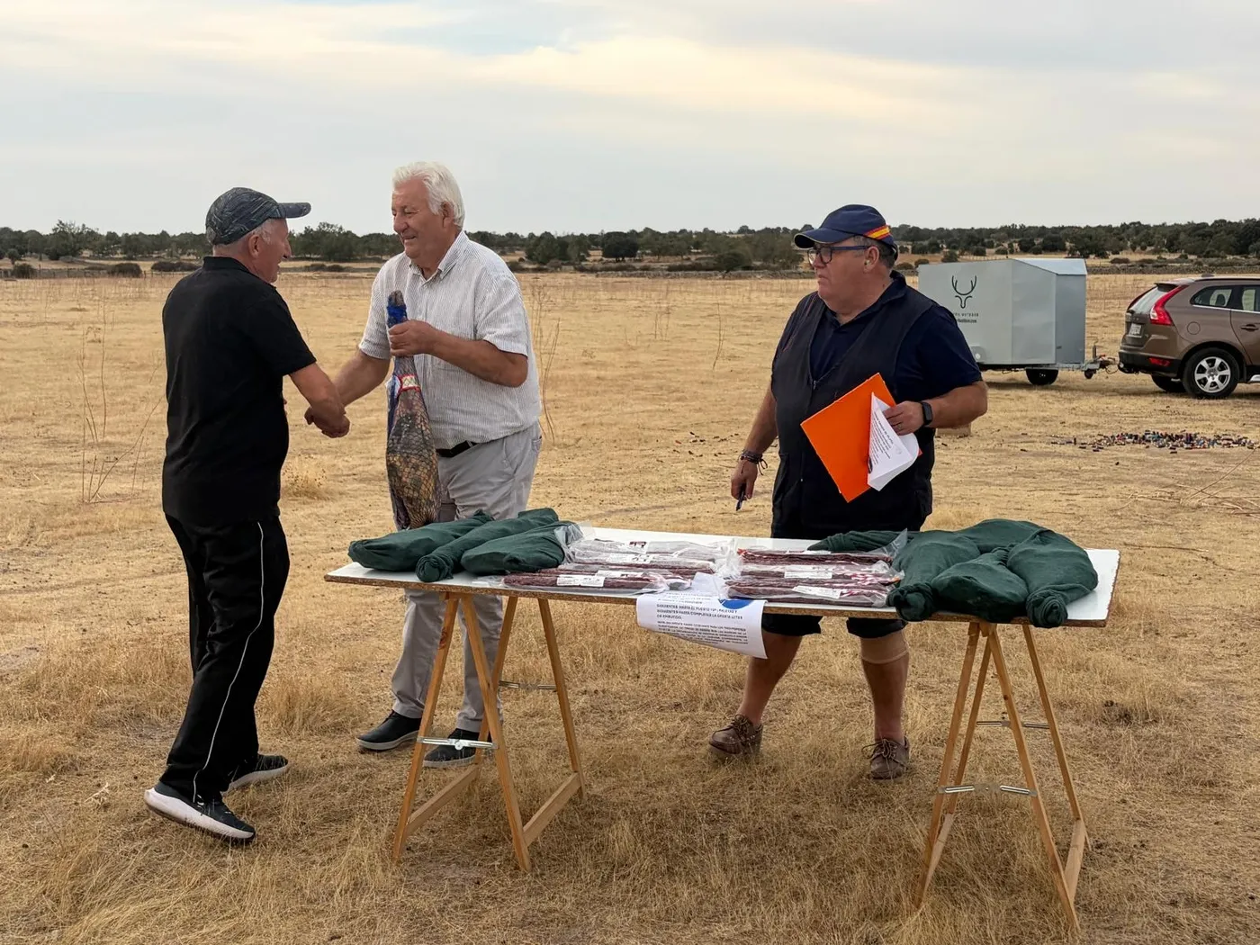 Animada tirada al plato en Villar de Peralonso 