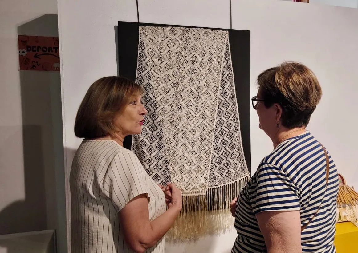 Foto 4 - Las Encajeras de Pe&ntilde;aranda muestran sus llamativos trabajos en una exposici&oacute;n como antesala de su XVIII Encuentro Nacional de este s&aacute;bado