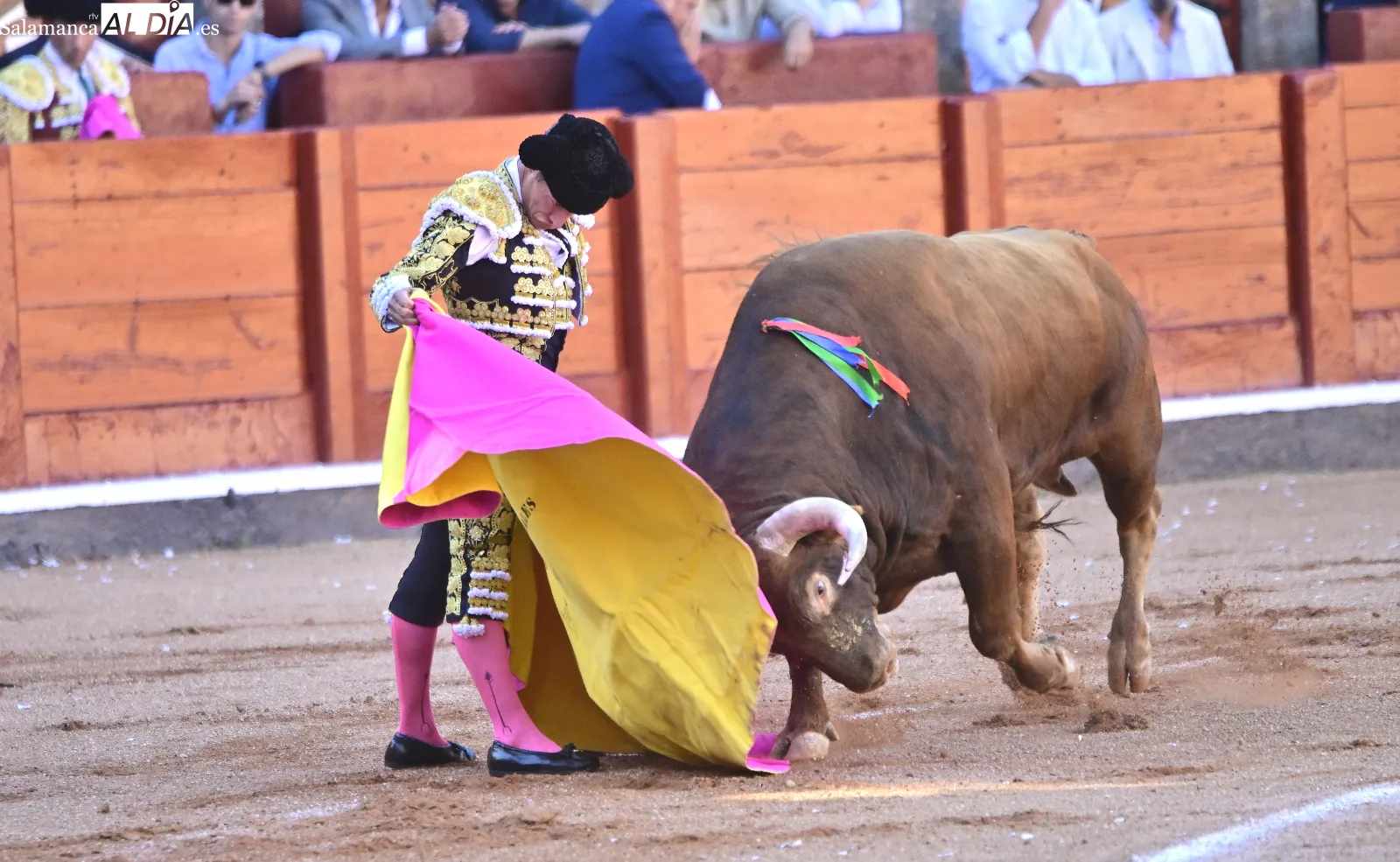 Foto 5 - Emilio de Justo roza la Puerta Grande con el noble quinto