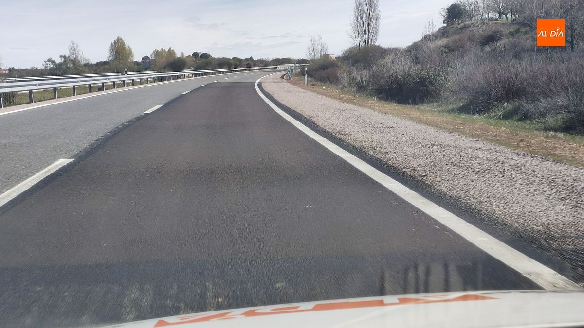 Duras críticas al PSOE por el aislamiento ferroviario y el deterioro de la autovía A-62