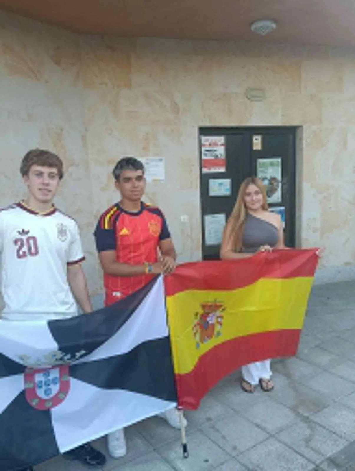 Foto 5 - FOTOS | Los municipios del Alfoz  de Salamanca se concentran en apoyo a Ceuta