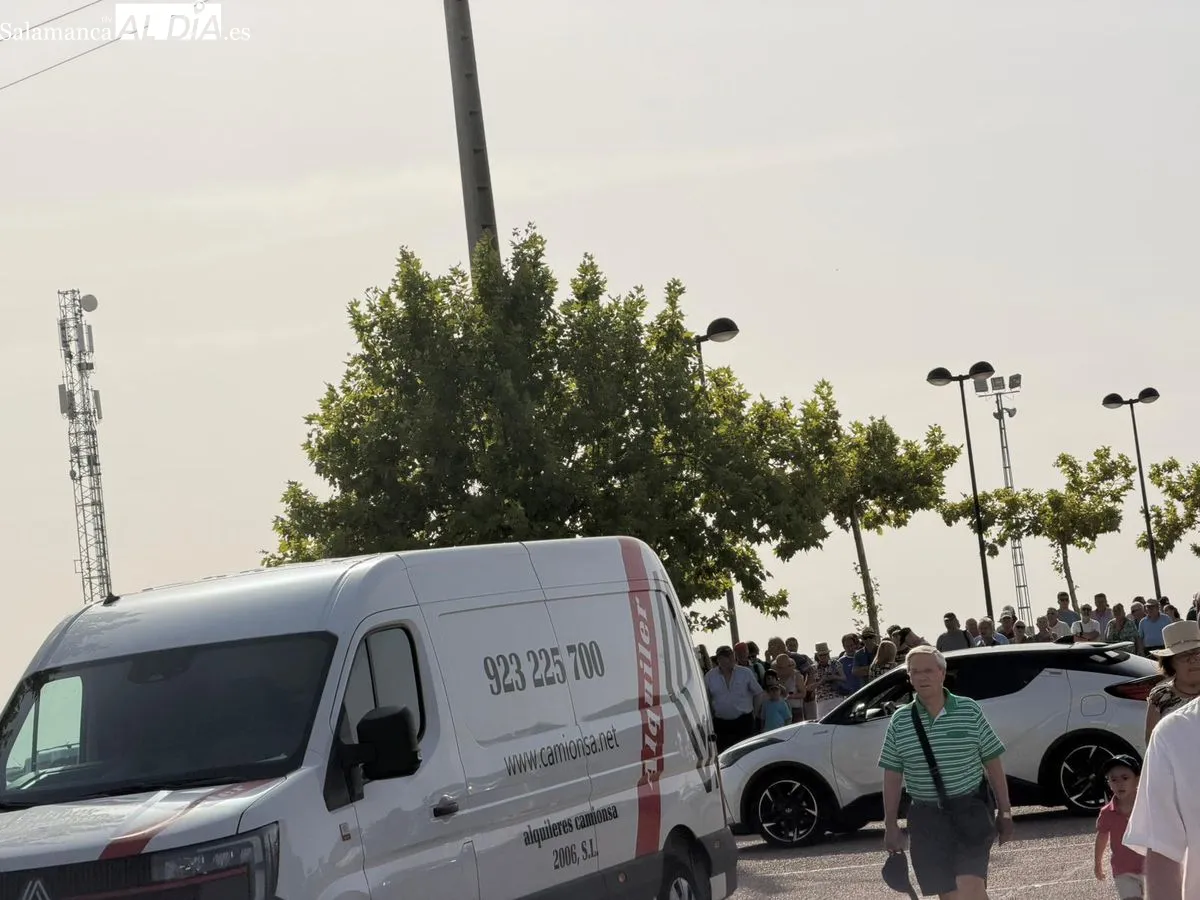 Largas colas en el Recinto Ferial esta mañana para acceder a Salamaq 2026. Foto de Vanesa Martins