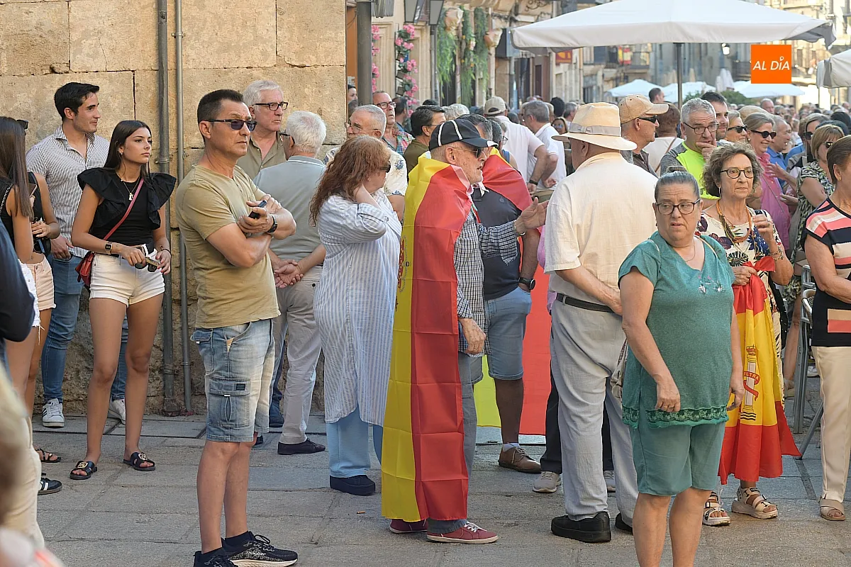 Cerca de 800 mirobrigenses se concentran en apoyo firme a Ceuta