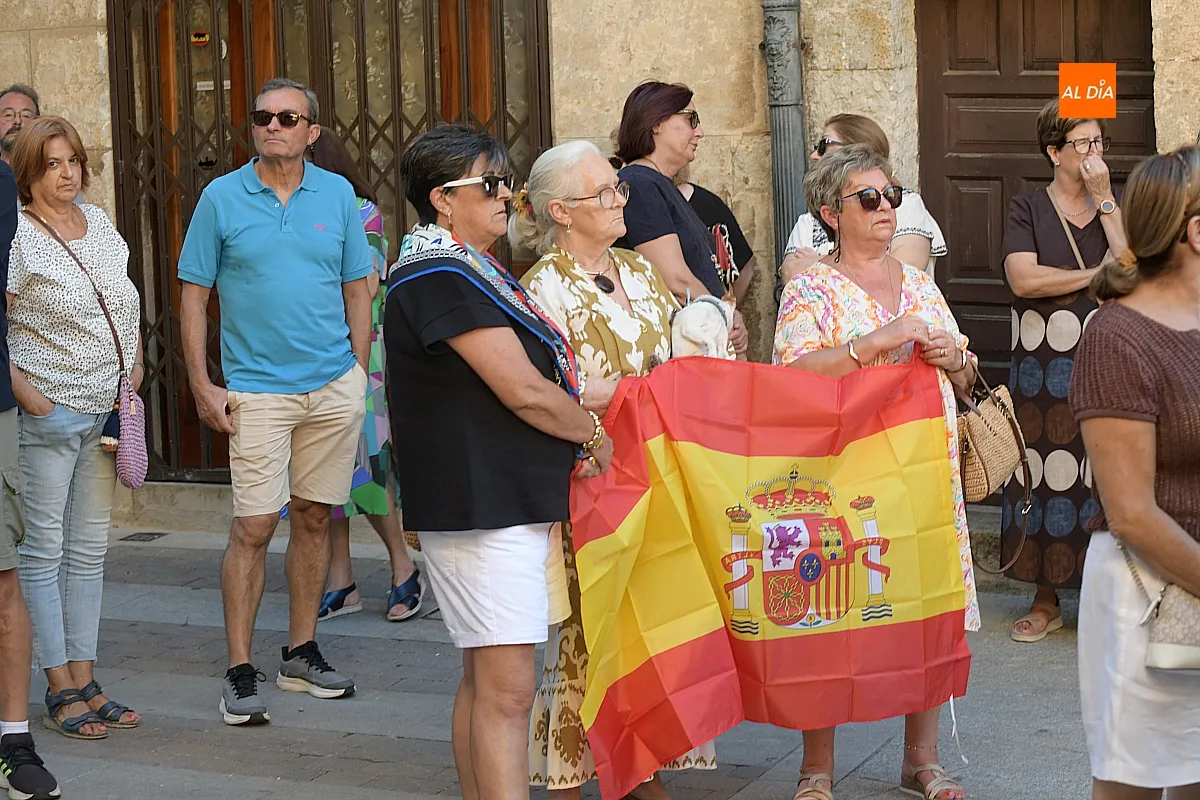 Cerca de 800 mirobrigenses se concentran en apoyo firme a Ceuta
