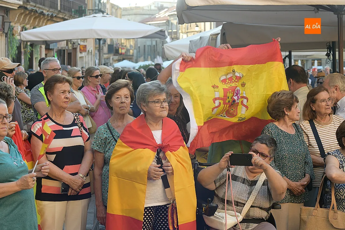 Cerca de 800 mirobrigenses se concentran en apoyo firme a Ceuta
