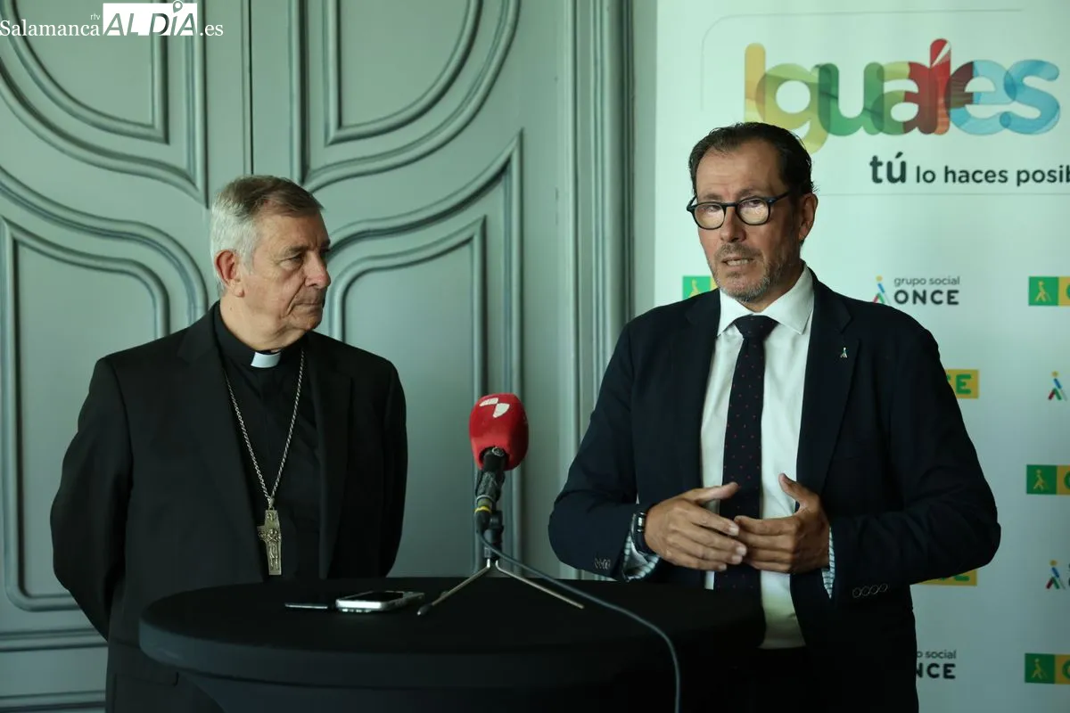 Presentación en la Casa Lis del nuevo cupón de la ONCE dedicado al Encuentro Nacional de Cofradías de Salamanca. Foto de David Sañudo