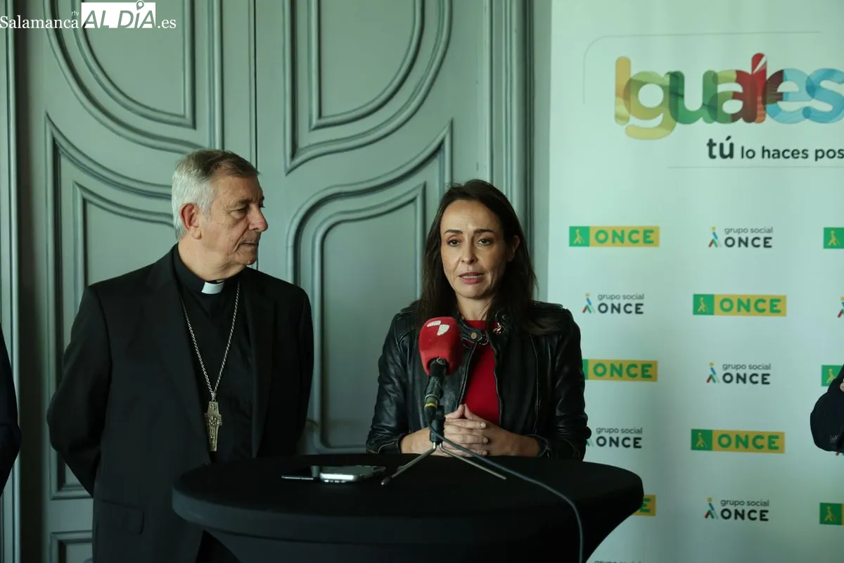 Presentación en la Casa Lis del nuevo cupón de la ONCE dedicado al Encuentro Nacional de Cofradías de Salamanca. Foto de David Sañudo