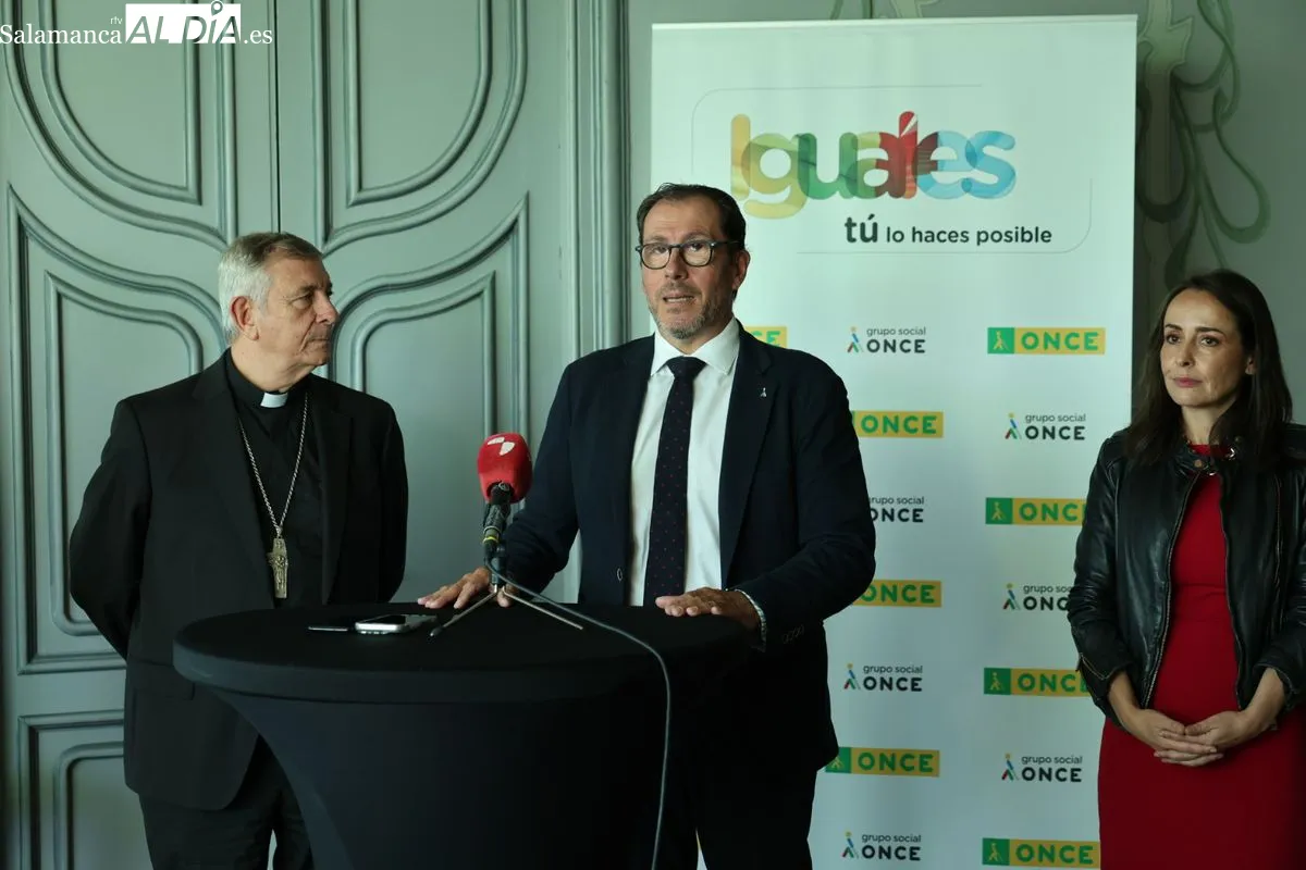 Presentación en la Casa Lis del nuevo cupón de la ONCE dedicado al Encuentro Nacional de Cofradías de Salamanca. Foto de David Sañudo