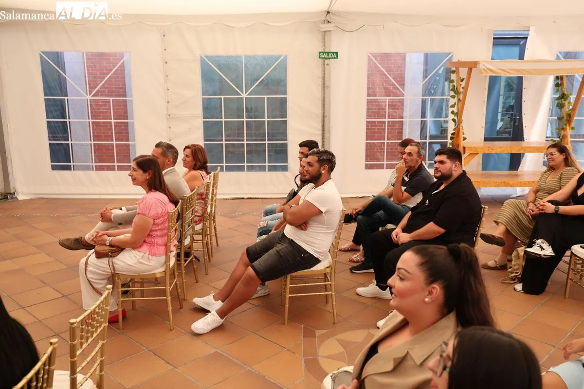 La Fundación Secretariado Gitano ha clausurado el programa de empleo 'Aprender Trabajando', en el que 32 jóvenes de Salamanca y Burgos se han formado en comercio y marketing. Foto de David Sañudo