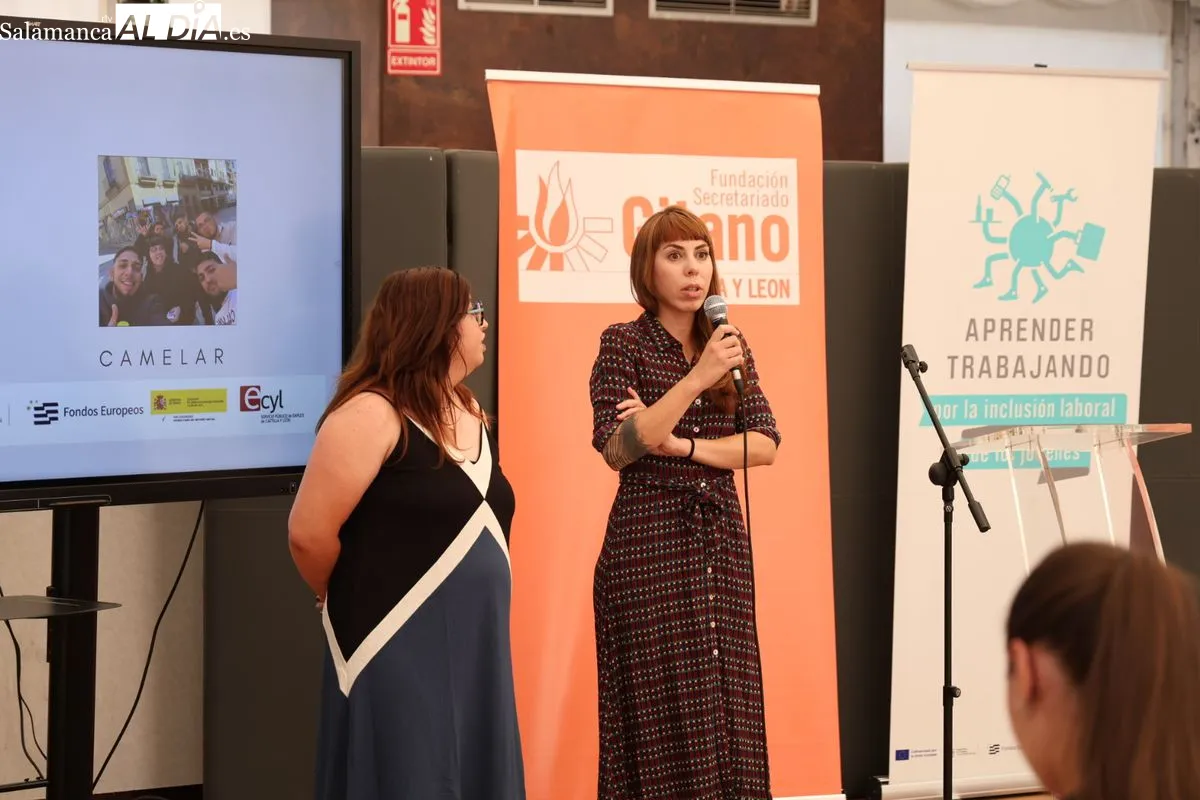 La Fundación Secretariado Gitano ha clausurado el programa de empleo 'Aprender Trabajando', en el que 32 jóvenes de Salamanca y Burgos se han formado en comercio y marketing. Foto de David Sañudo