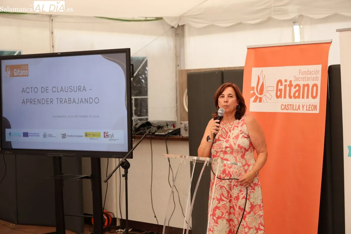 La Fundación Secretariado Gitano ha clausurado el programa de empleo 'Aprender Trabajando', en el que 32 jóvenes de Salamanca y Burgos se han formado en comercio y marketing. Foto de David Sañudo