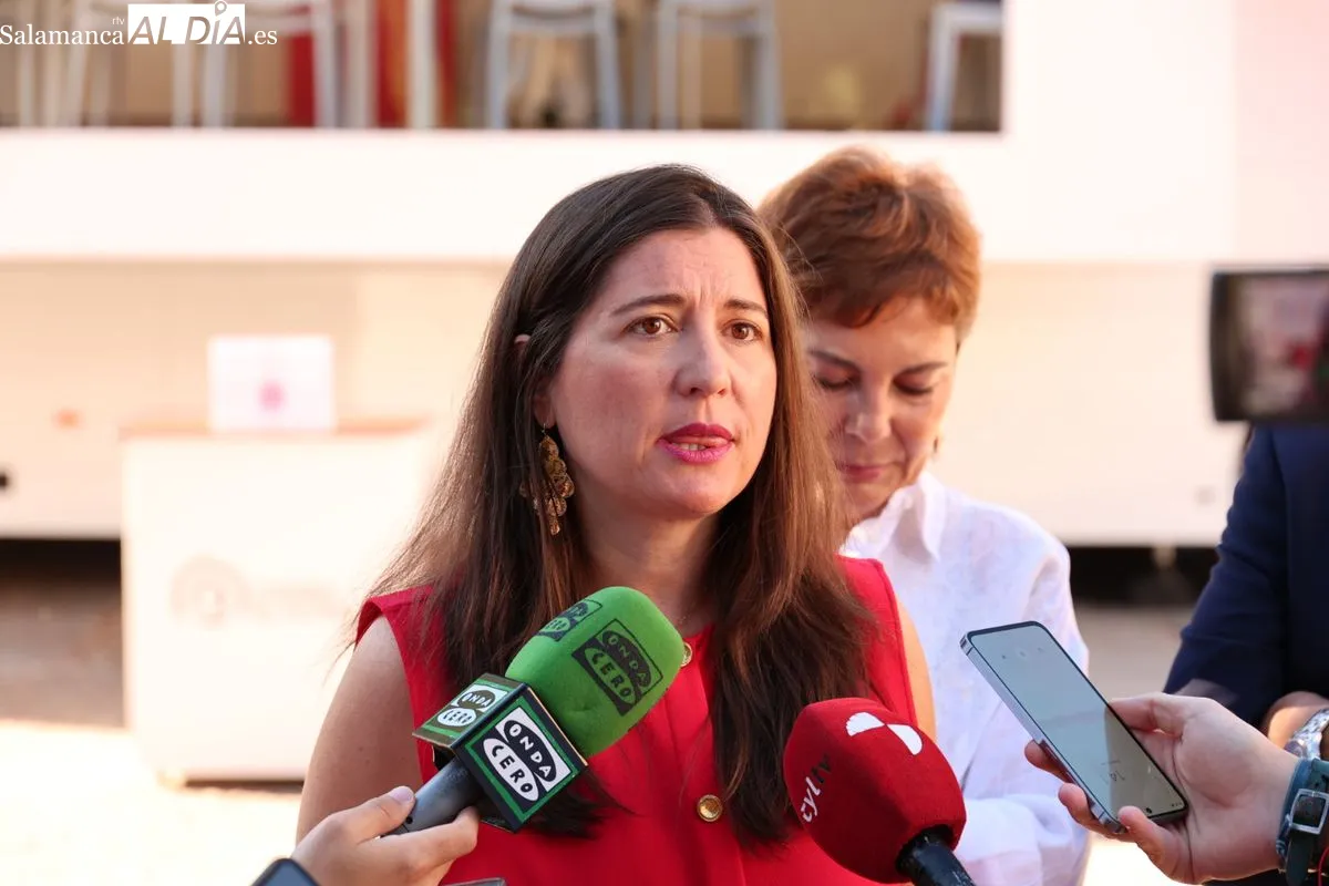 Salamanca acoge la ruta nacional de 'Cambia el filtro', un autobús solidario de la Fundación Mapfre y ASPACE para sensibilizar sobre la discapacidad intelectual. Foto David Sañudo