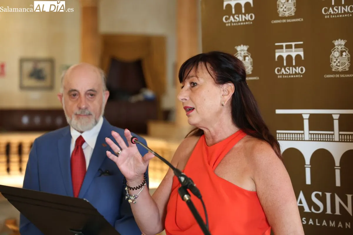 La pintura taurina hiperrealista de Menchu Marcos sorprende en el Casino de Salamanca. Foto de David Sañudo