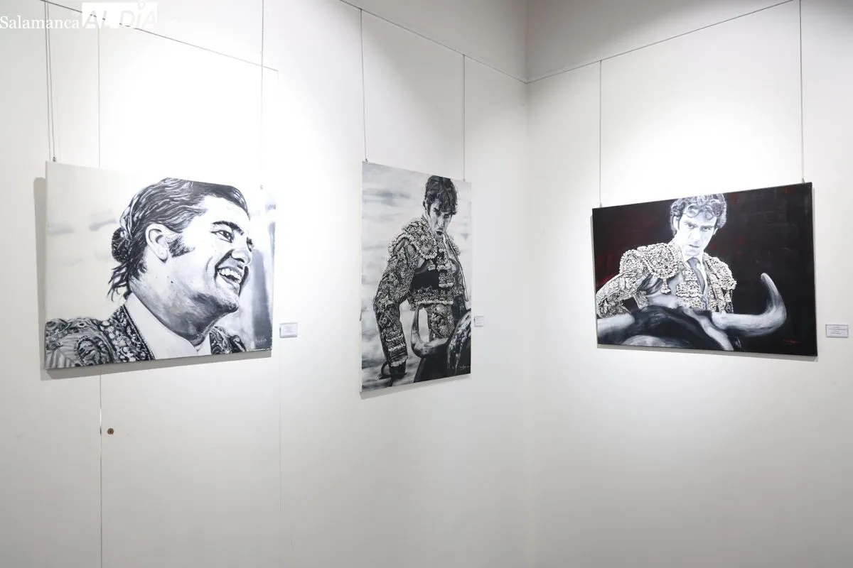 La pintura taurina hiperrealista de Menchu Marcos sorprende en el Casino de Salamanca. Foto de David Sañudo