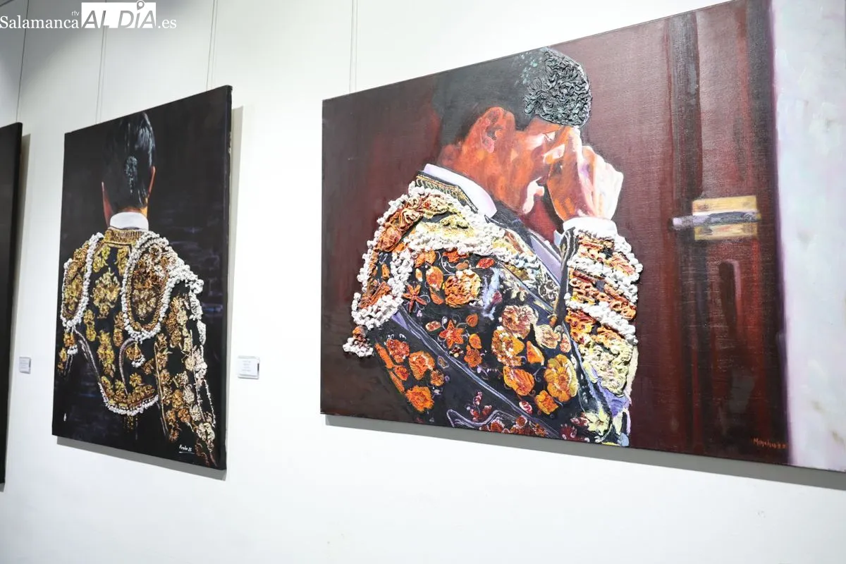 La pintura taurina hiperrealista de Menchu Marcos sorprende en el Casino de Salamanca. Foto de David Sañudo