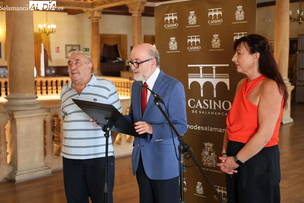 La pintura taurina hiperrealista de Menchu Marcos sorprende en el Casino de Salamanca. Foto de David Sañudo