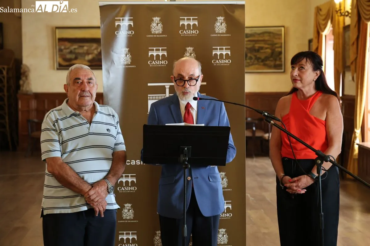 La pintura taurina hiperrealista de Menchu Marcos sorprende en el Casino de Salamanca. Foto de David Sañudo