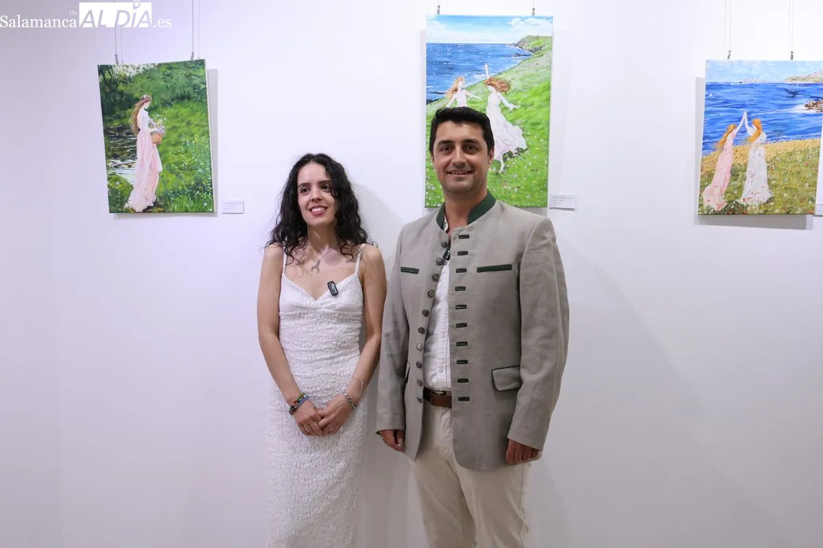 La calma de la naturaleza inspira la primera exposición de la artista Susette, que puede verse en el Espacio Joven. Foto de David Sañudo