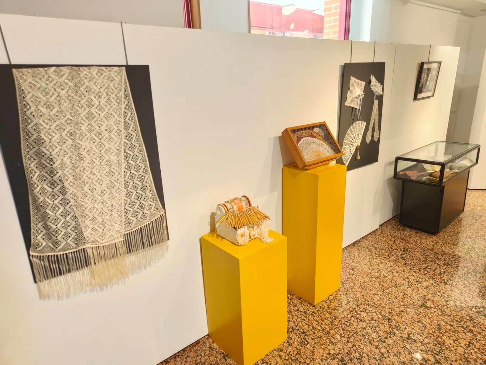 Foto 8 - Las Encajeras de Pe&ntilde;aranda muestran sus llamativos trabajos en una exposici&oacute;n como antesala de su XVIII Encuentro Nacional de este s&aacute;bado