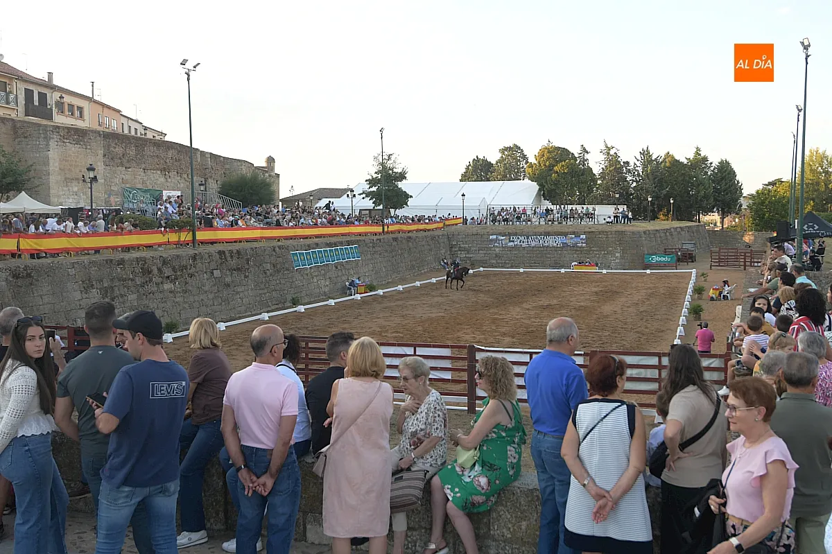 Ambiente callejero en la Feria del Caballo de Ciudad Rodrigo