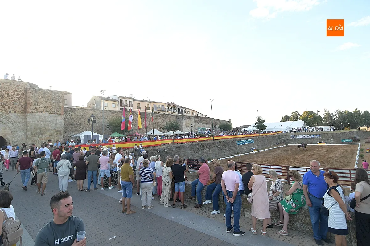 Ambiente callejero en la Feria del Caballo de Ciudad Rodrigo