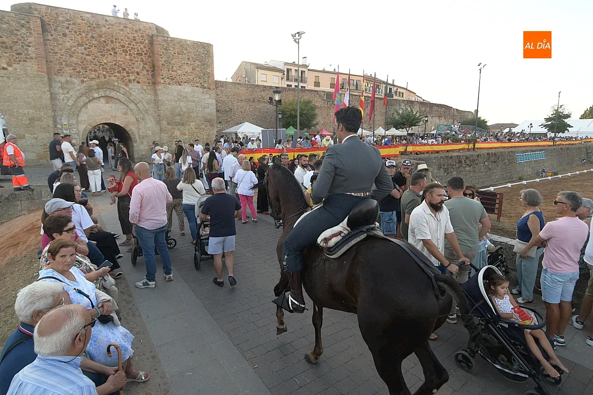 Ambiente callejero en la Feria del Caballo de Ciudad Rodrigo