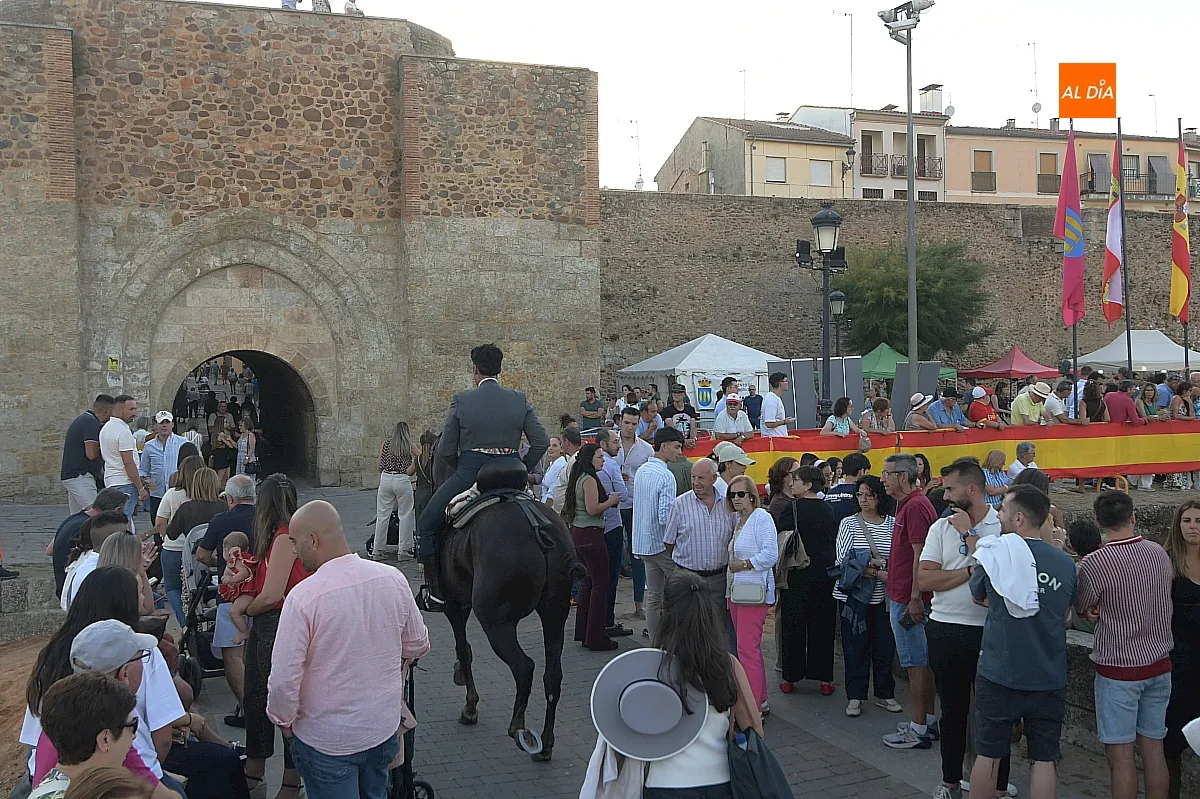 Ambiente callejero en la Feria del Caballo de Ciudad Rodrigo
