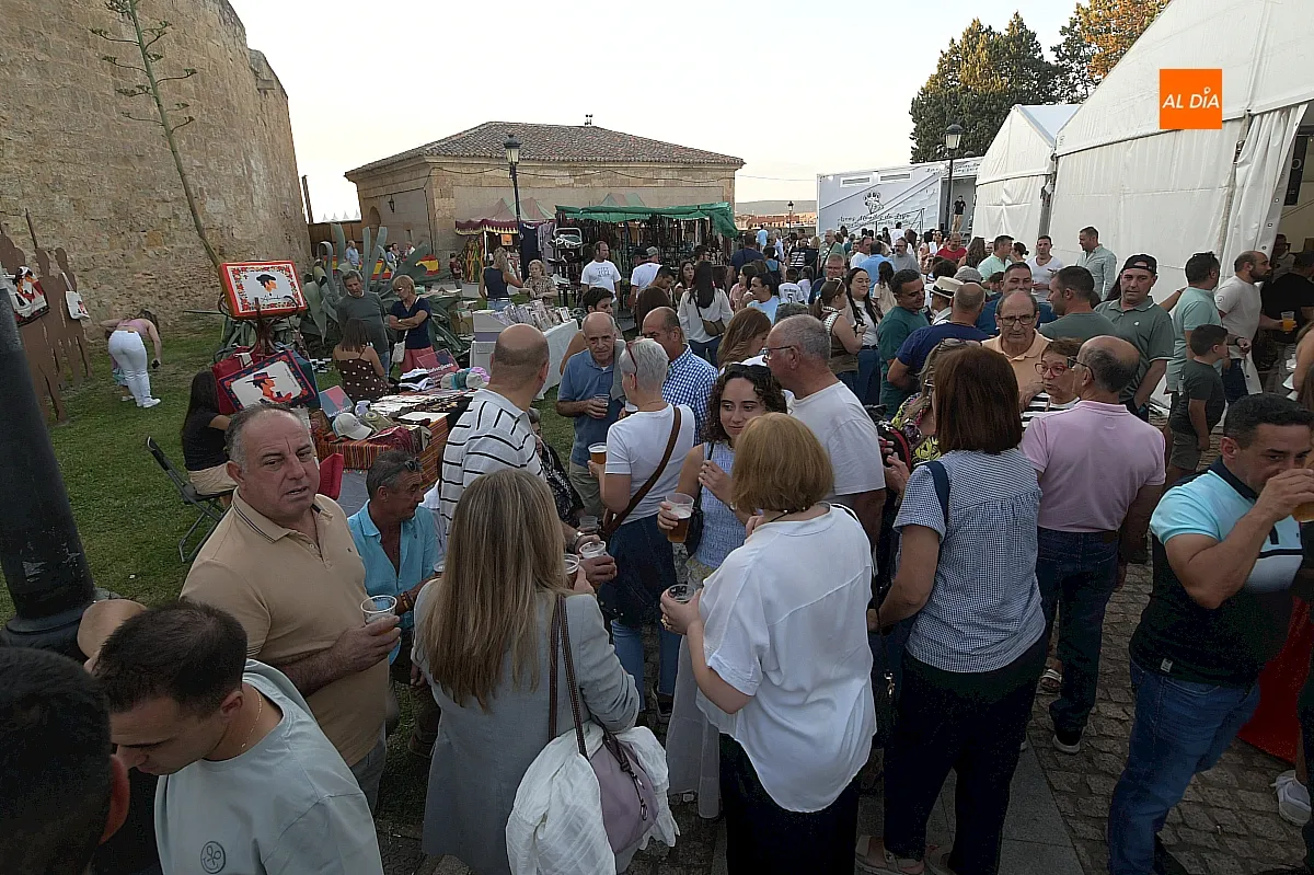 Ambiente callejero en la Feria del Caballo de Ciudad Rodrigo