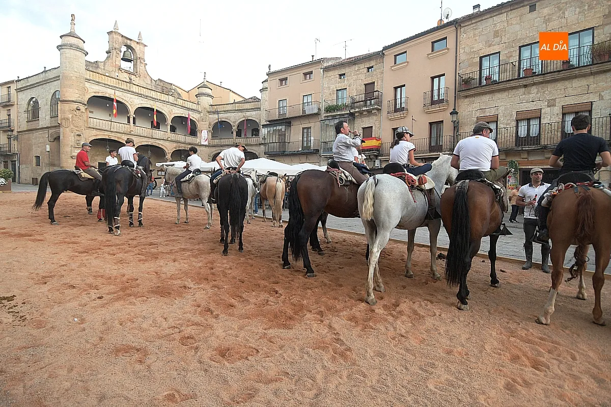 Ambiente callejero en la Feria del Caballo de Ciudad Rodrigo