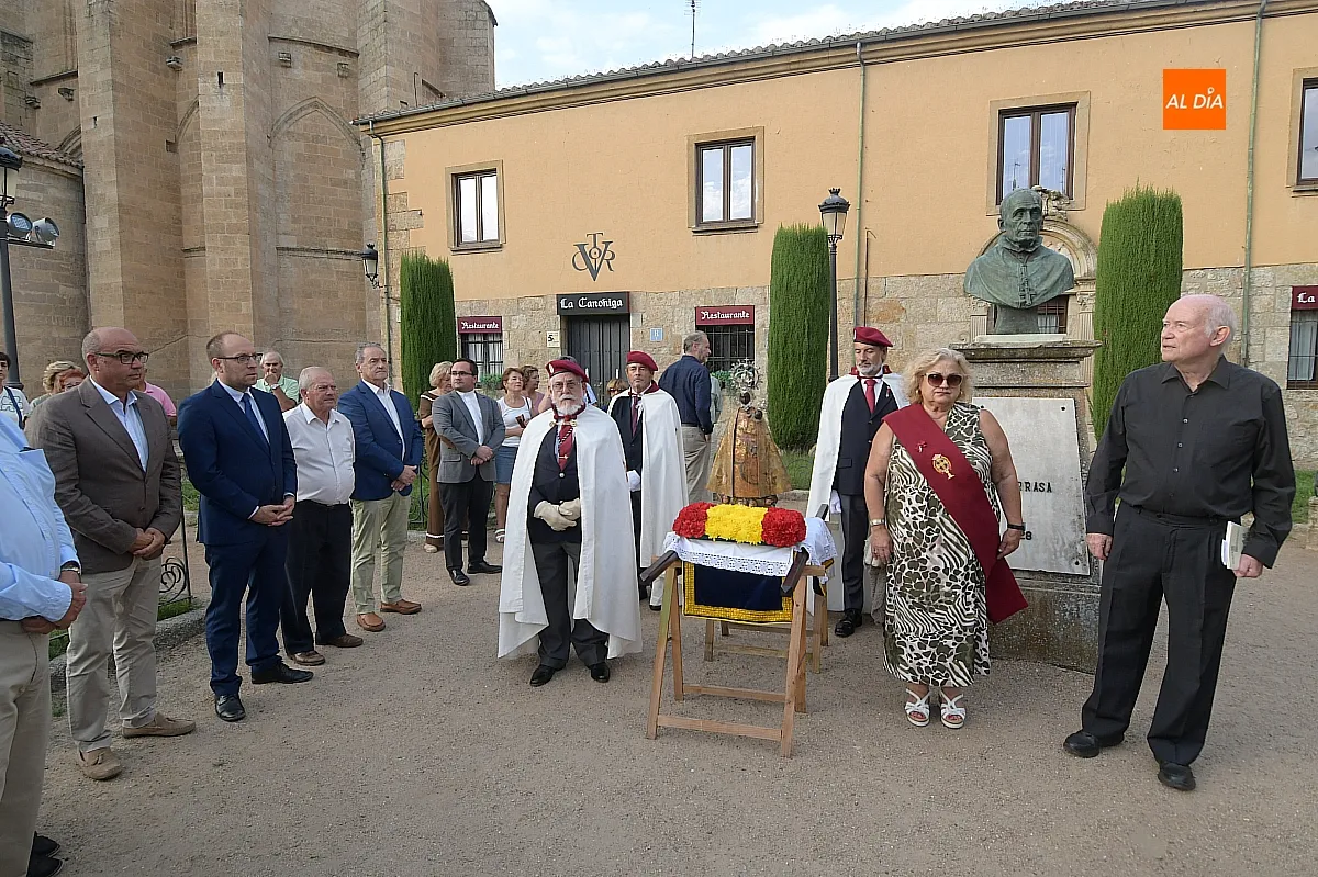 Familia Mazarrasa homenaje Obispo