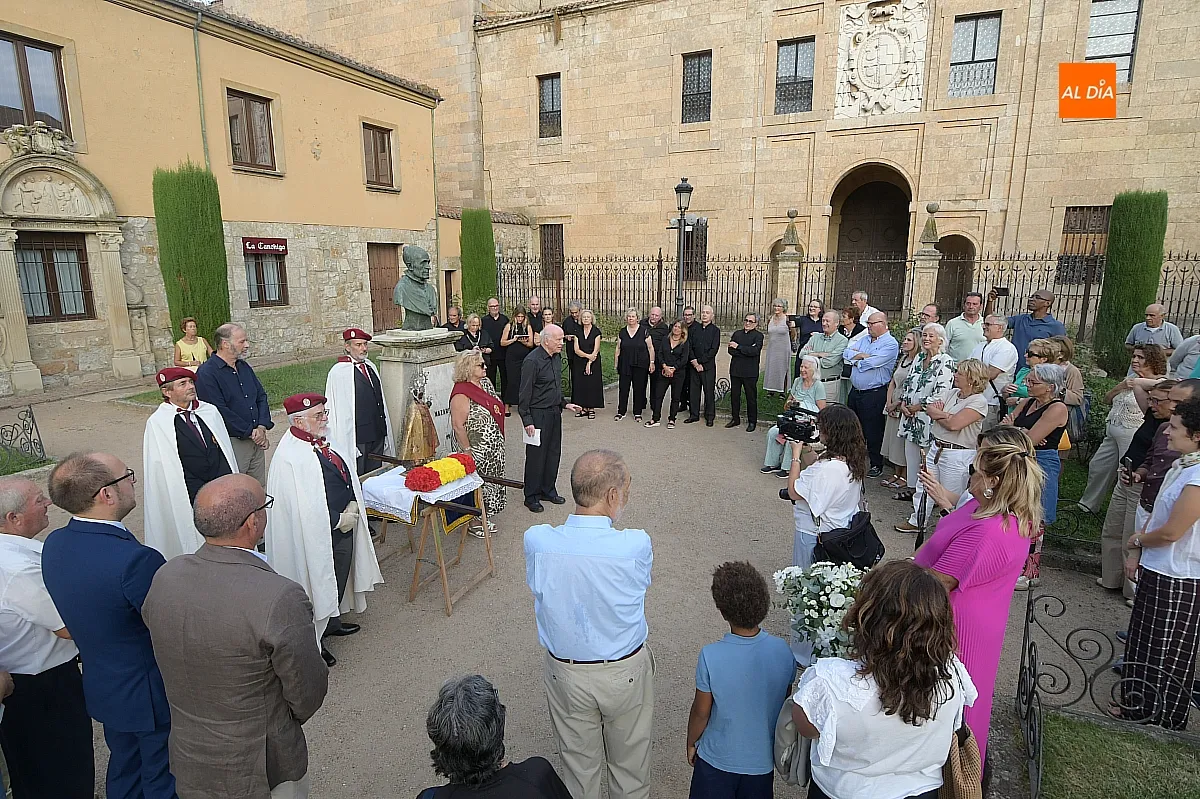 Familia Mazarrasa homenaje Obispo